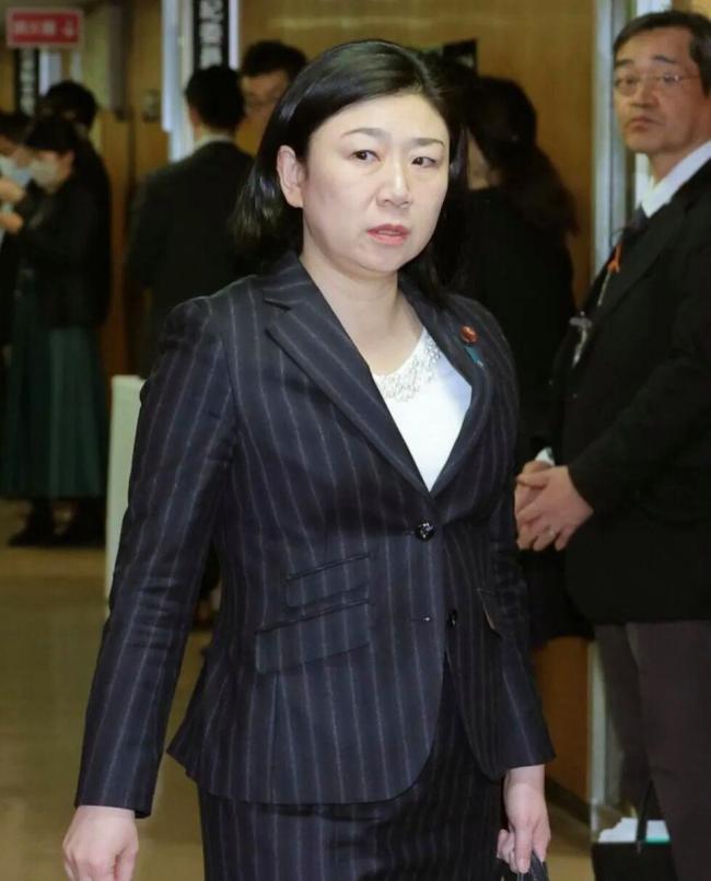 日本新首相头号热门小泉“翻车”了 买水军造假被曝光